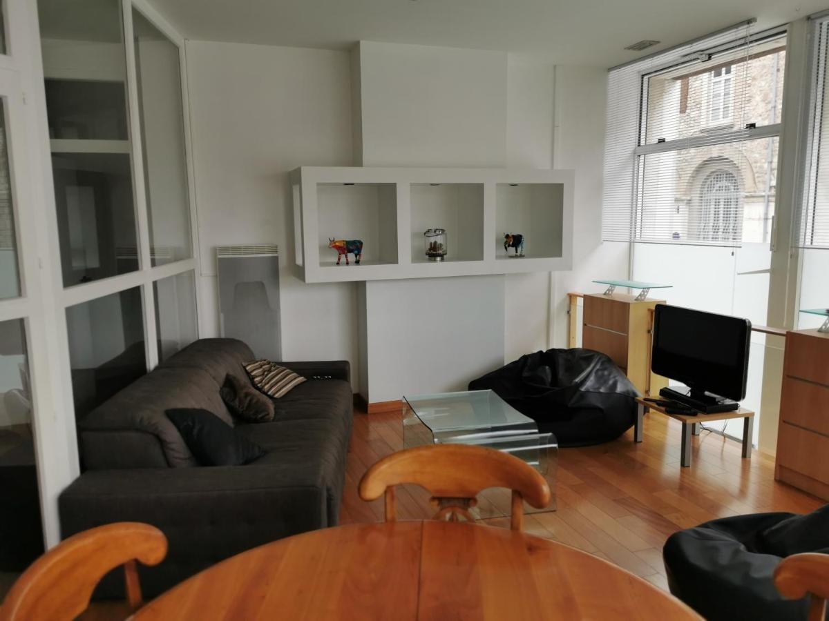Appartement Aux pieds du Château à Tournon-sur-Rhone Extérieur photo