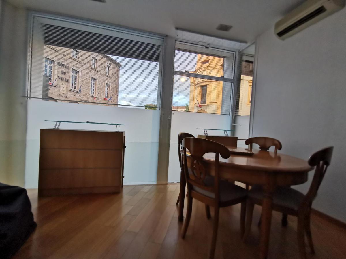 Appartement Aux pieds du Château à Tournon-sur-Rhone Extérieur photo