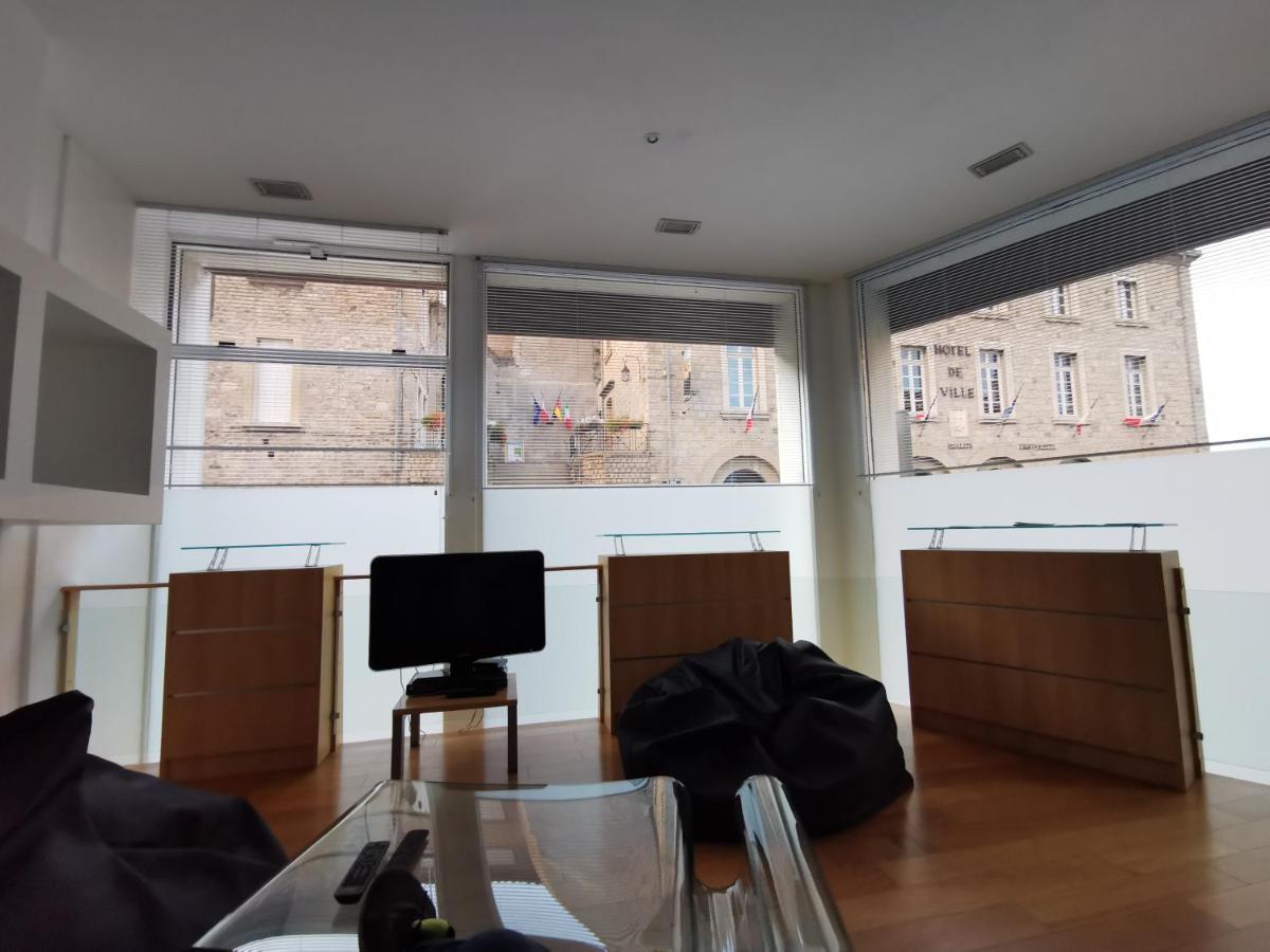 Appartement Aux pieds du Château à Tournon-sur-Rhone Extérieur photo
