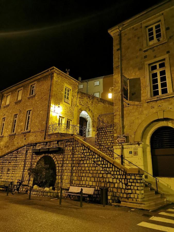Appartement Aux pieds du Château à Tournon-sur-Rhone Extérieur photo